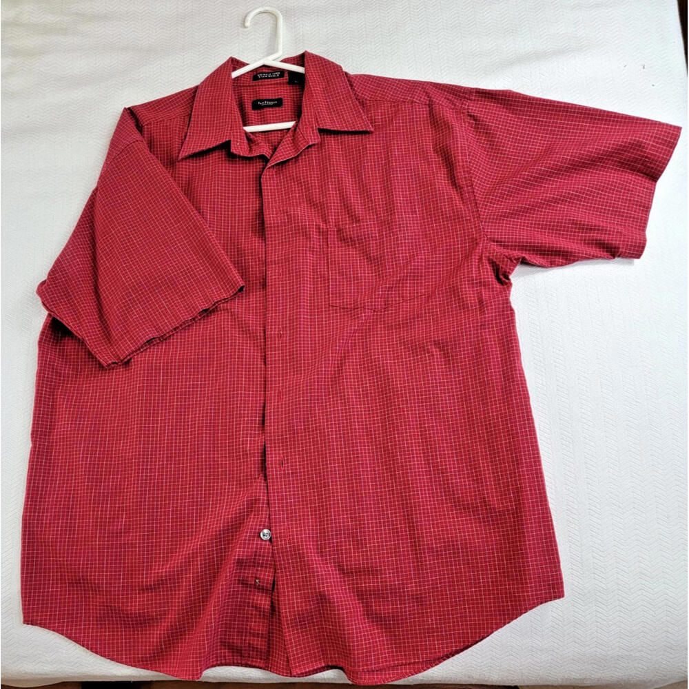 Van Heusen Men's XLT Red Plaid Short Sleeve Button Up Shirt | Classic Fit